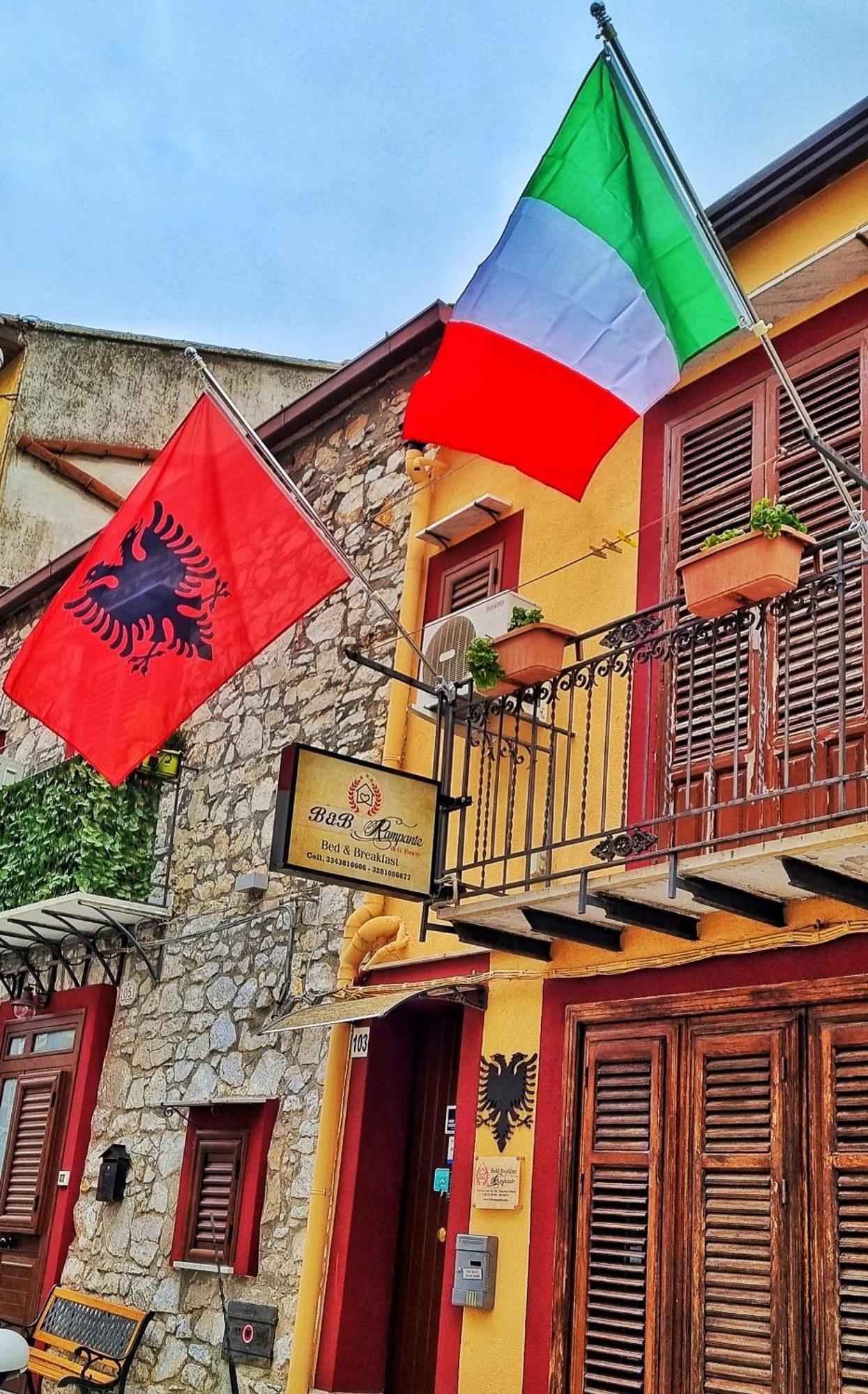 B&B Rampante Piana Degli Albanesi Luaran gambar